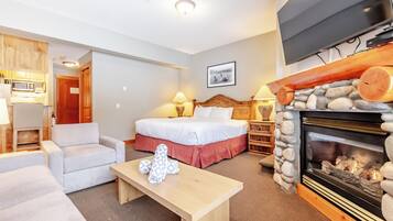 Estudio, 1 cama Queen size, cocina | Ropa de cama de alta calidad, edredón y camas con pillow-top