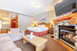 Stúdíóíbúð - 1 meðalstórt tvíbreitt rúm - eldhús | Rúmföt af bestu gerð, dúnsængur, rúm með „pillowtop“-dýnum, skrifborð