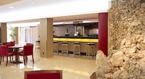 Bar (in der Unterkunft)