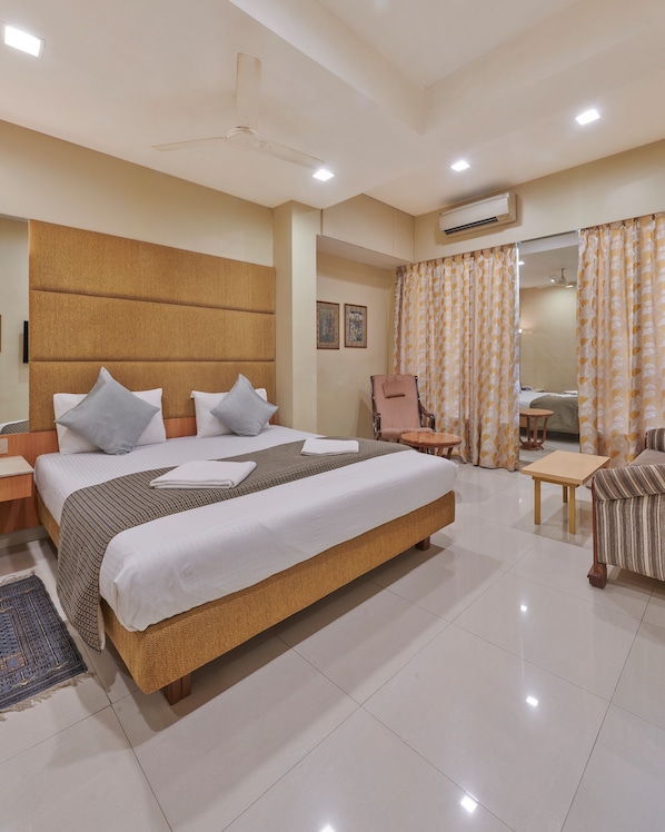 Deluxe Room | In-room safe, free WiFi, bed sheets