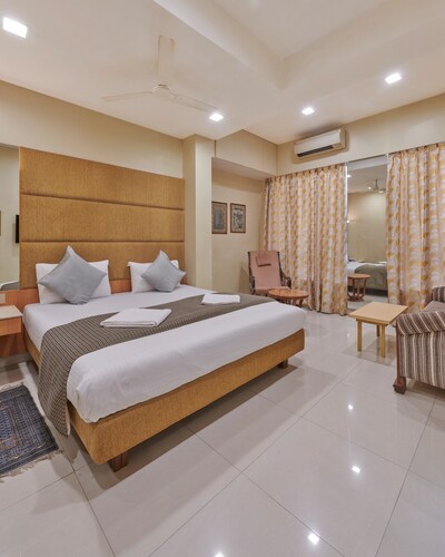 Bentley Hotel Marine Drive