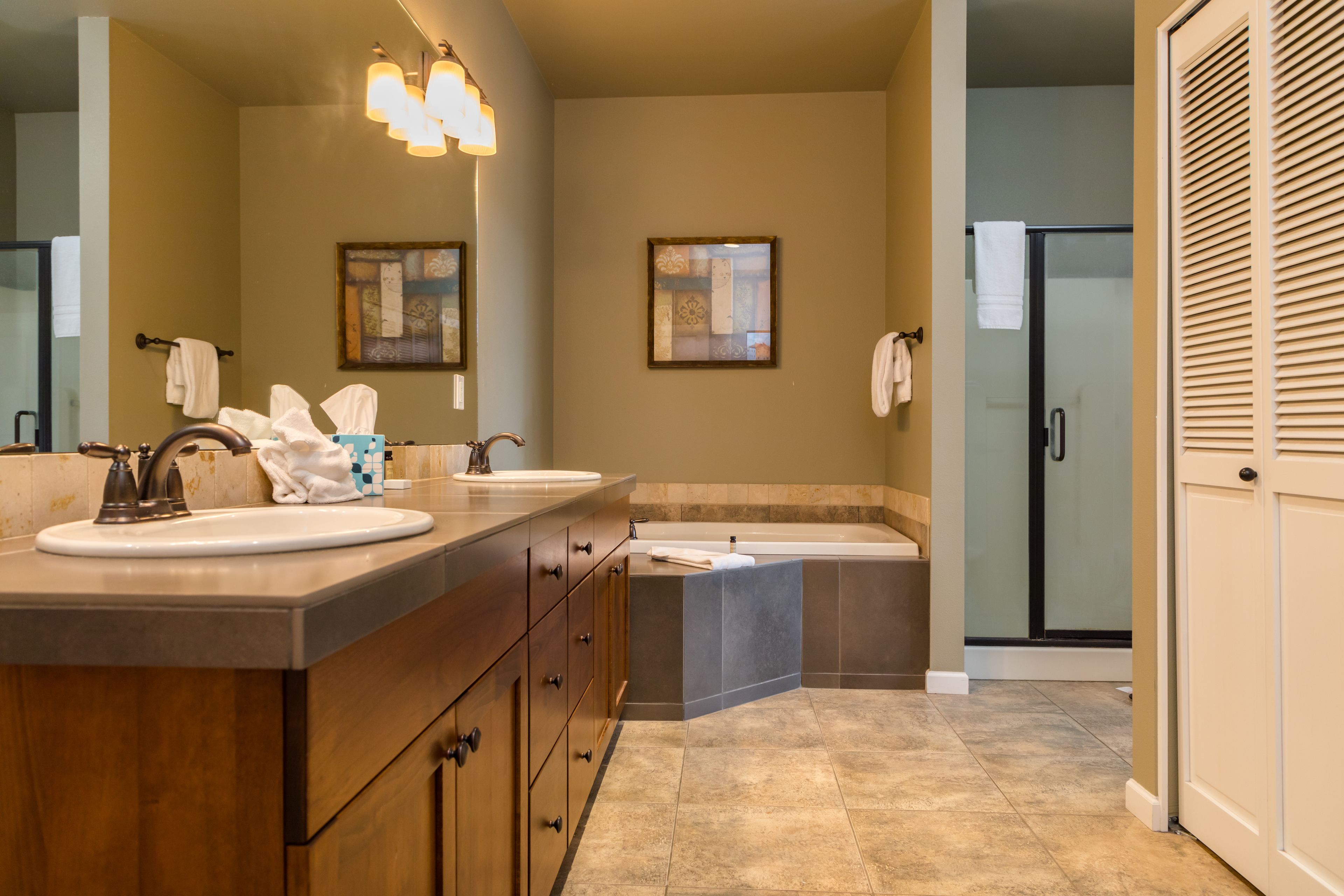 standard house, 2 bedrooms | bathroom | shower, towels