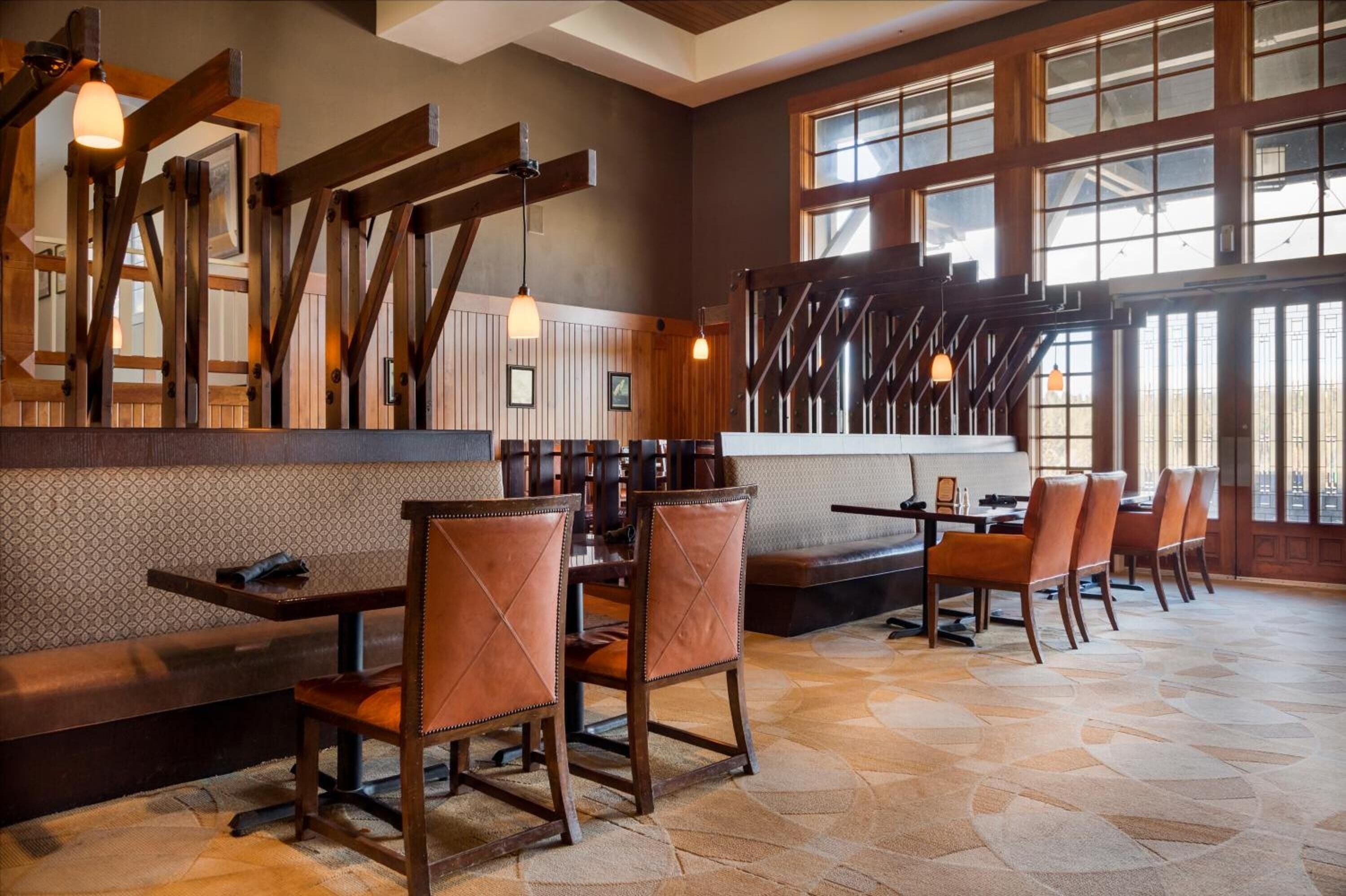 breakfast, lunch, dinner served; american cuisine, golf course views