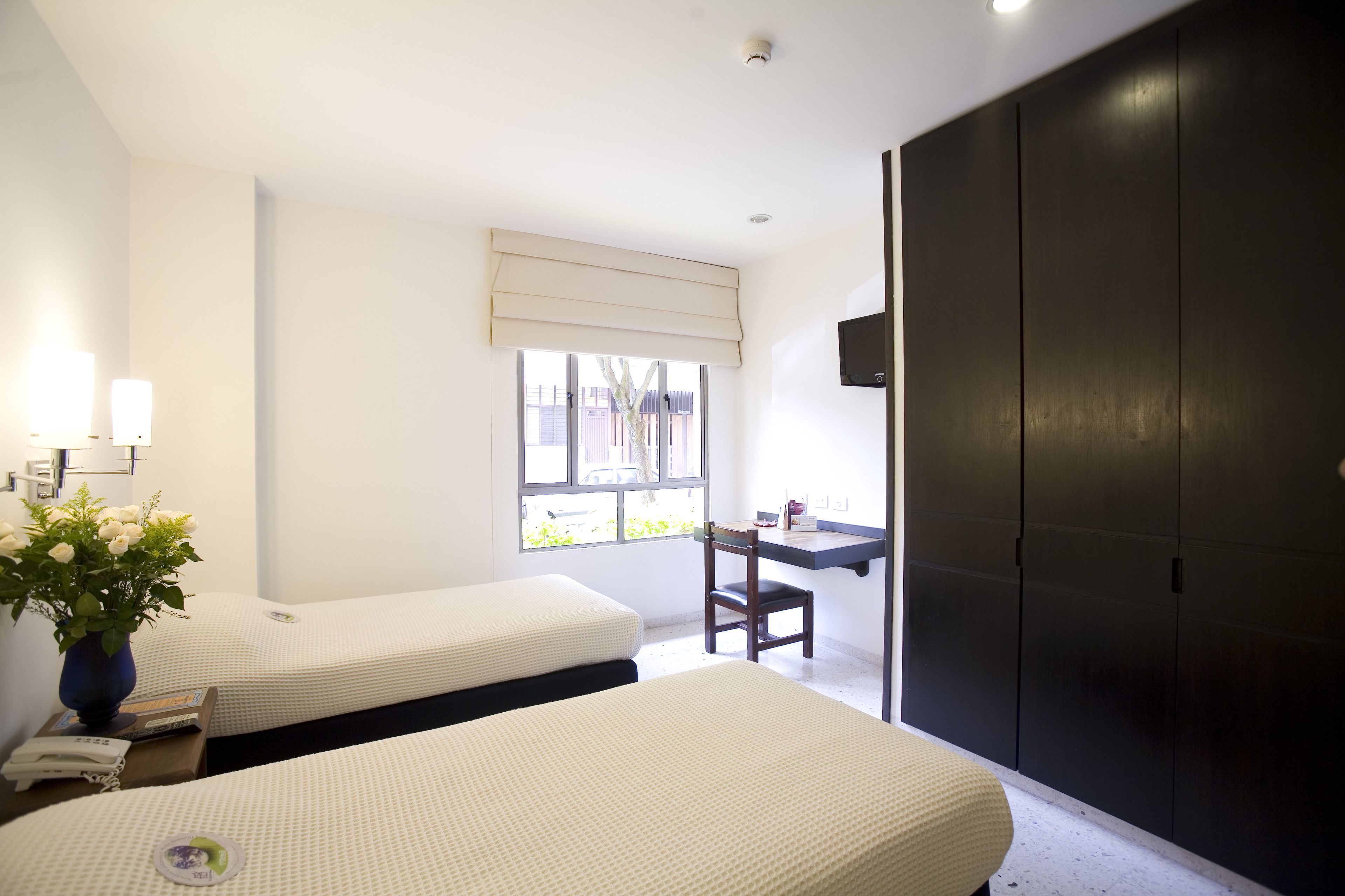 superior twin room | 1 bedroom, premium bedding, minibar, desk