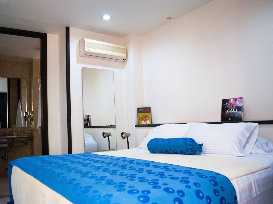 Superior tweepersoonskamer | Luxe beddengoed, een minibar, een bureau, gratis wifi