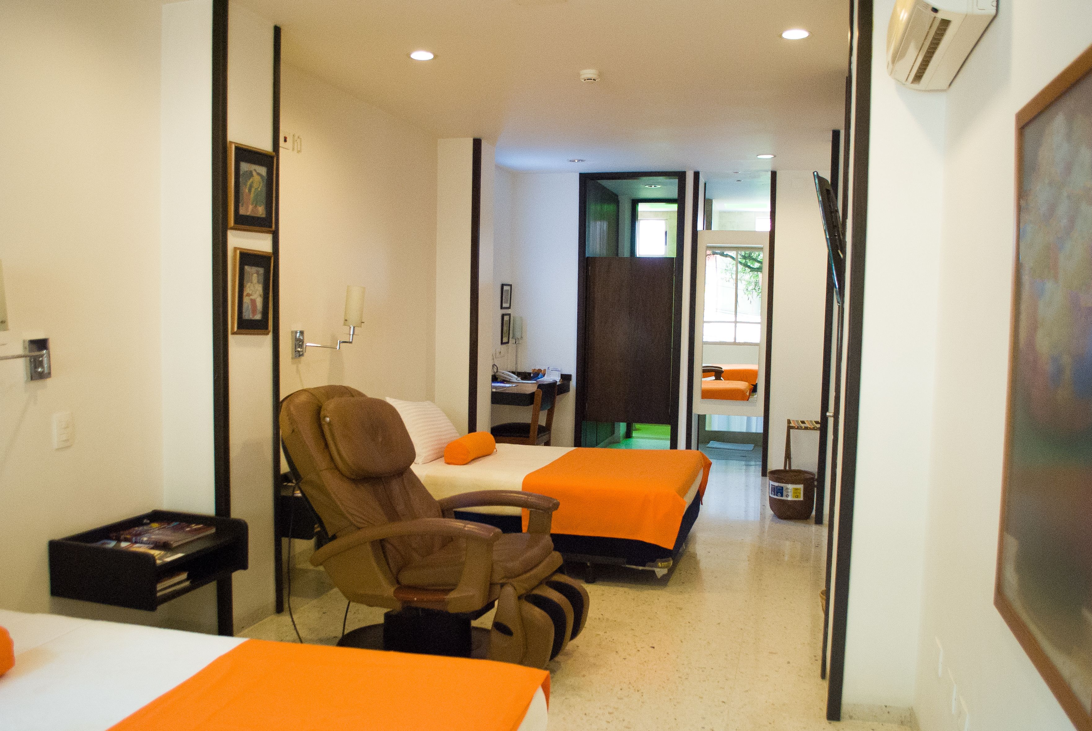 superior twin room | 1 bedroom, premium bedding, minibar, desk