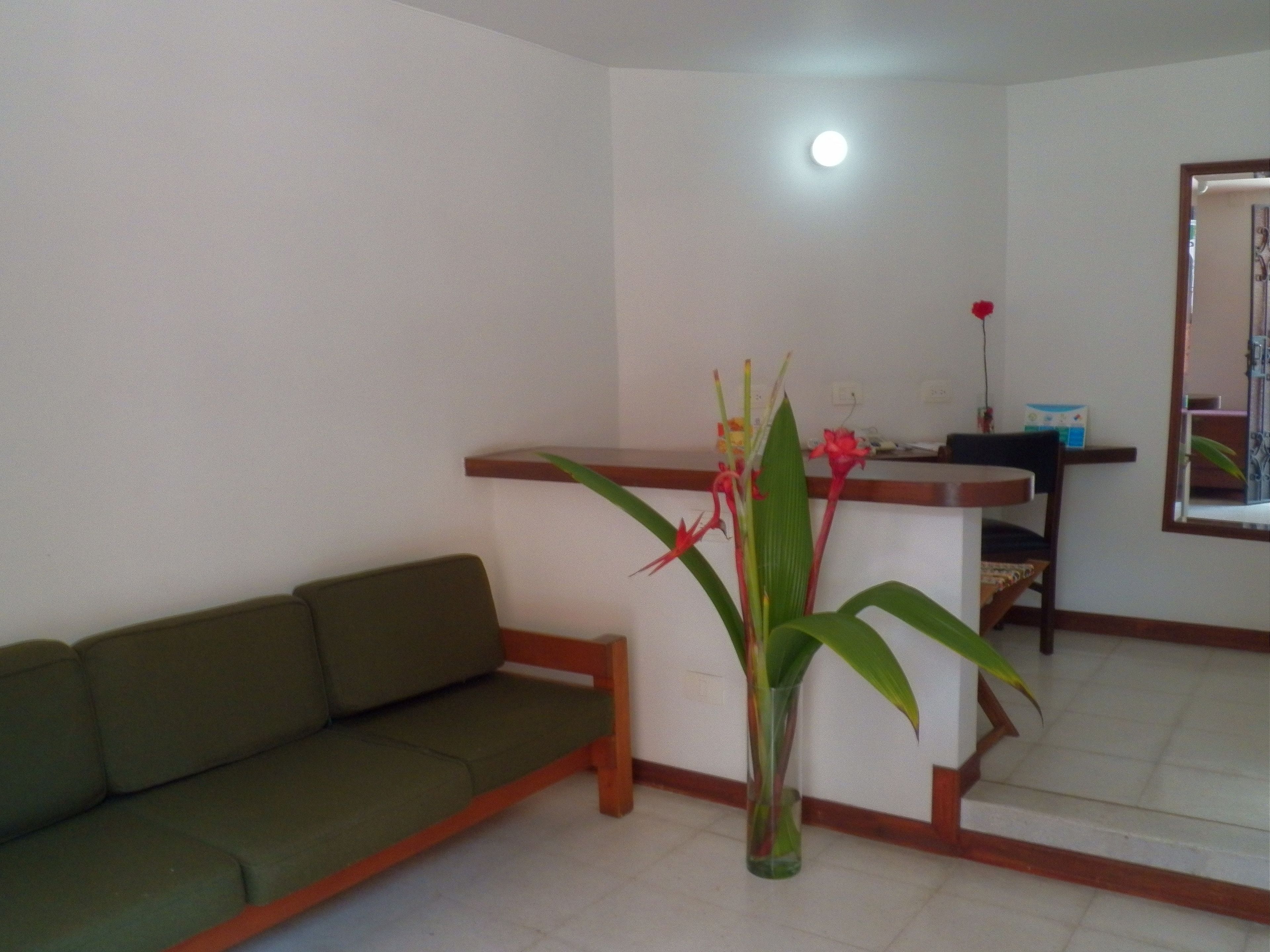 standard single room | living room | flat-screen tv