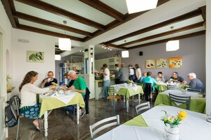 Petit déjeuner buffet compris tous les jours