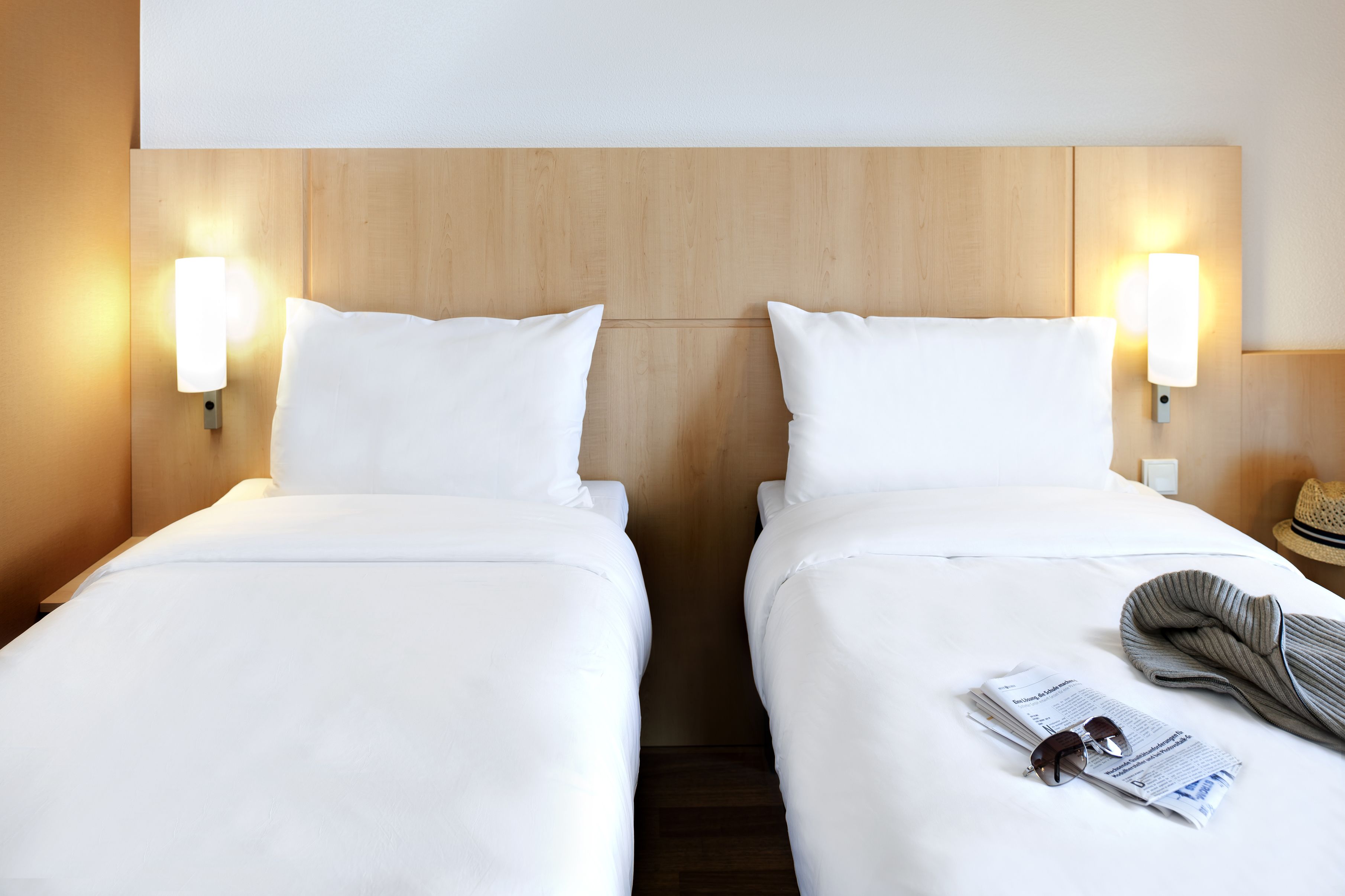 Room, 2 Twin Beds | Premium bedding, desk, blackout drapes, soundproofing