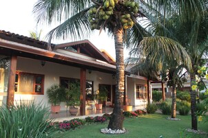 Fachada da propriedade