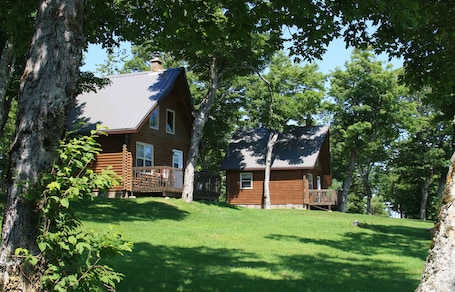 Porche. Smith Rock Chalets & Retreat