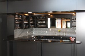 Bar (in der Unterkunft)