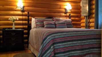 Deluxe Chalet, Jetted Tub (Chalets 9)