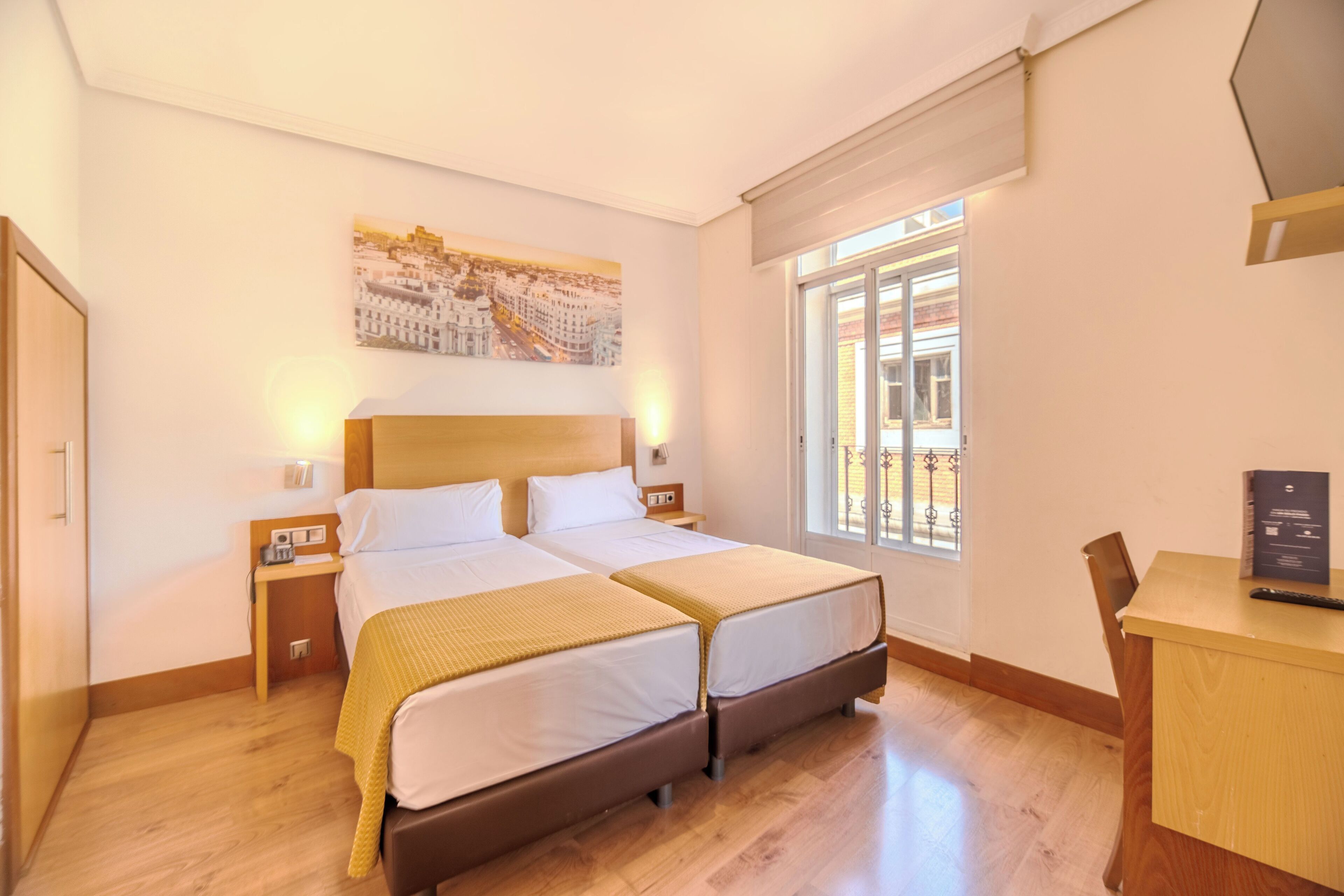 family room | in-room safe, desk, soundproofing, free wifi