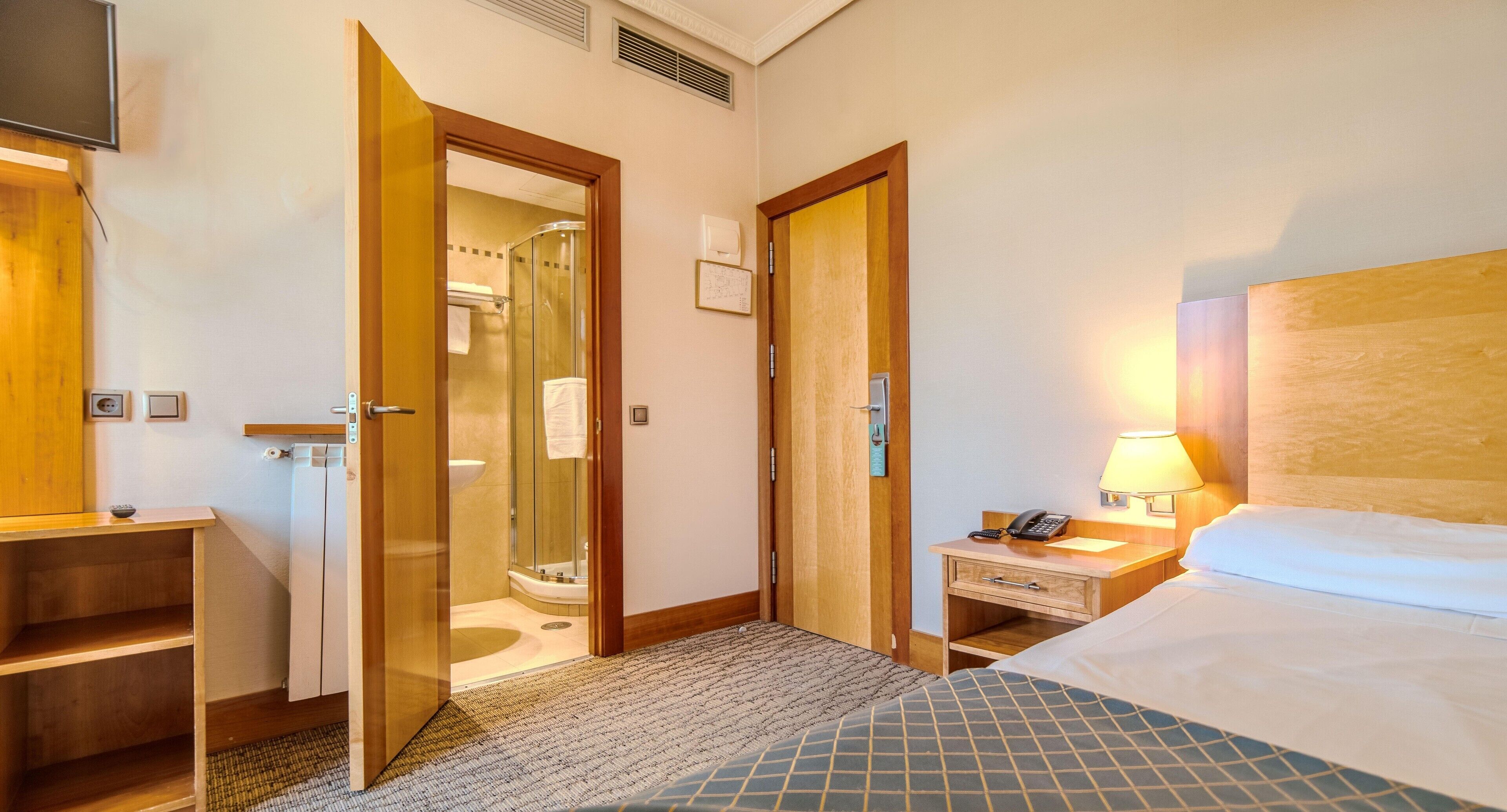 In-room safe, desk, soundproofing, free WiFi