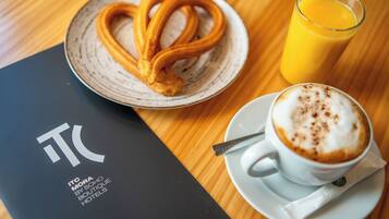 Se ofrece un desayuno a la carta todos los días (por un coste adicional)