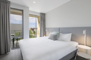 特色装修、特色家居、遮光窗帘、隔音