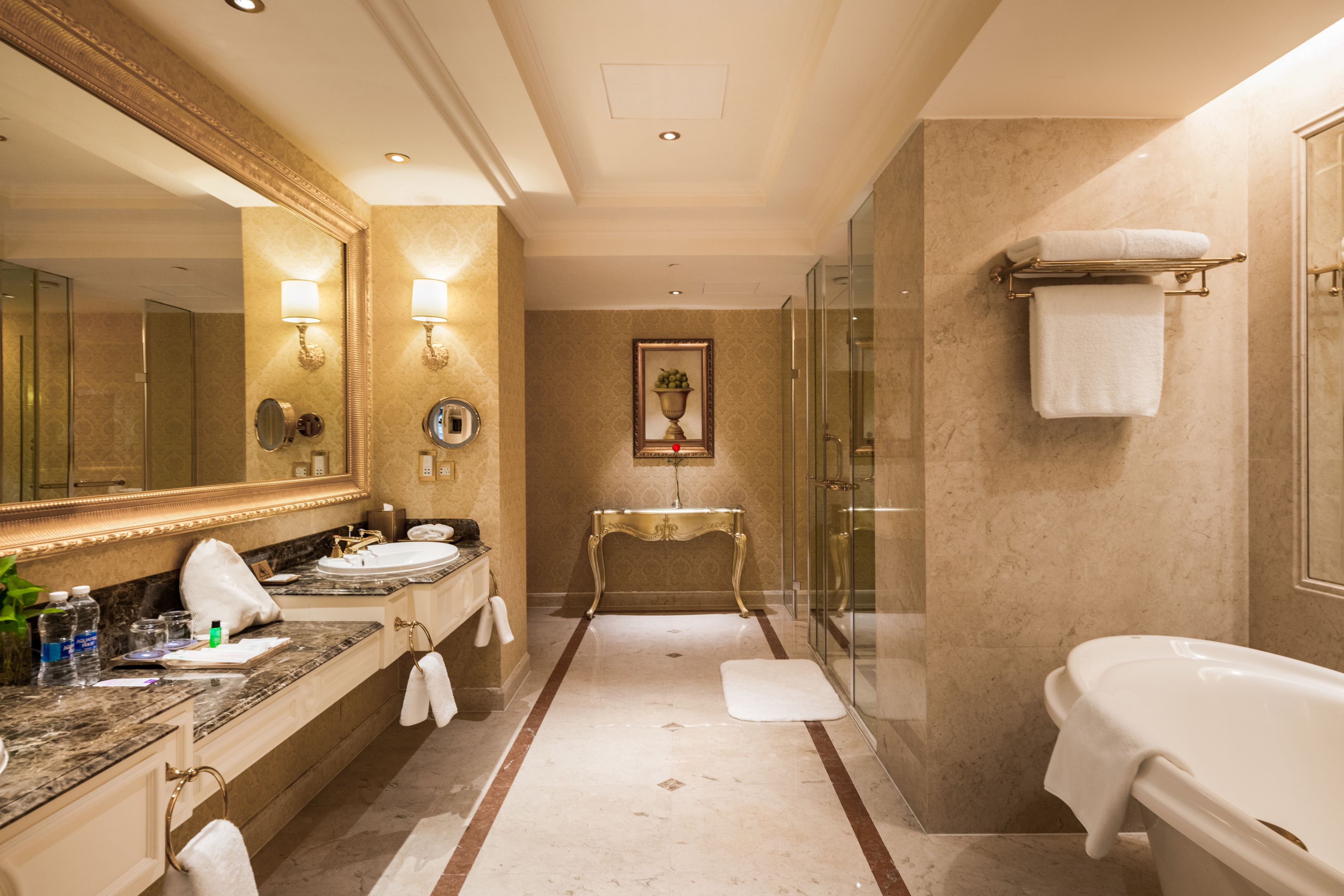 club studio, 1 king bed, river view | bathroom | separate bathtub and shower, deep-soaking bathtub