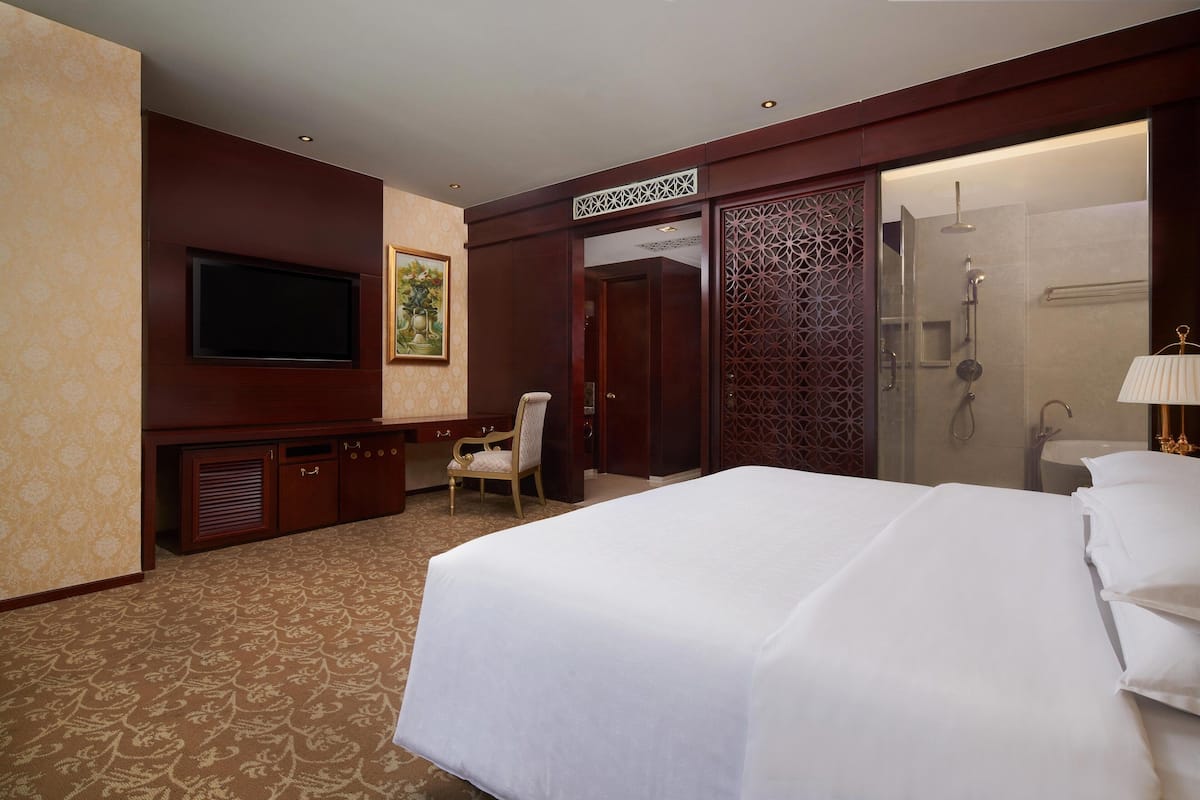 Room, 1 King Bed, City View