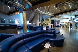 Lobby - Hotel Salute (Kyiv)