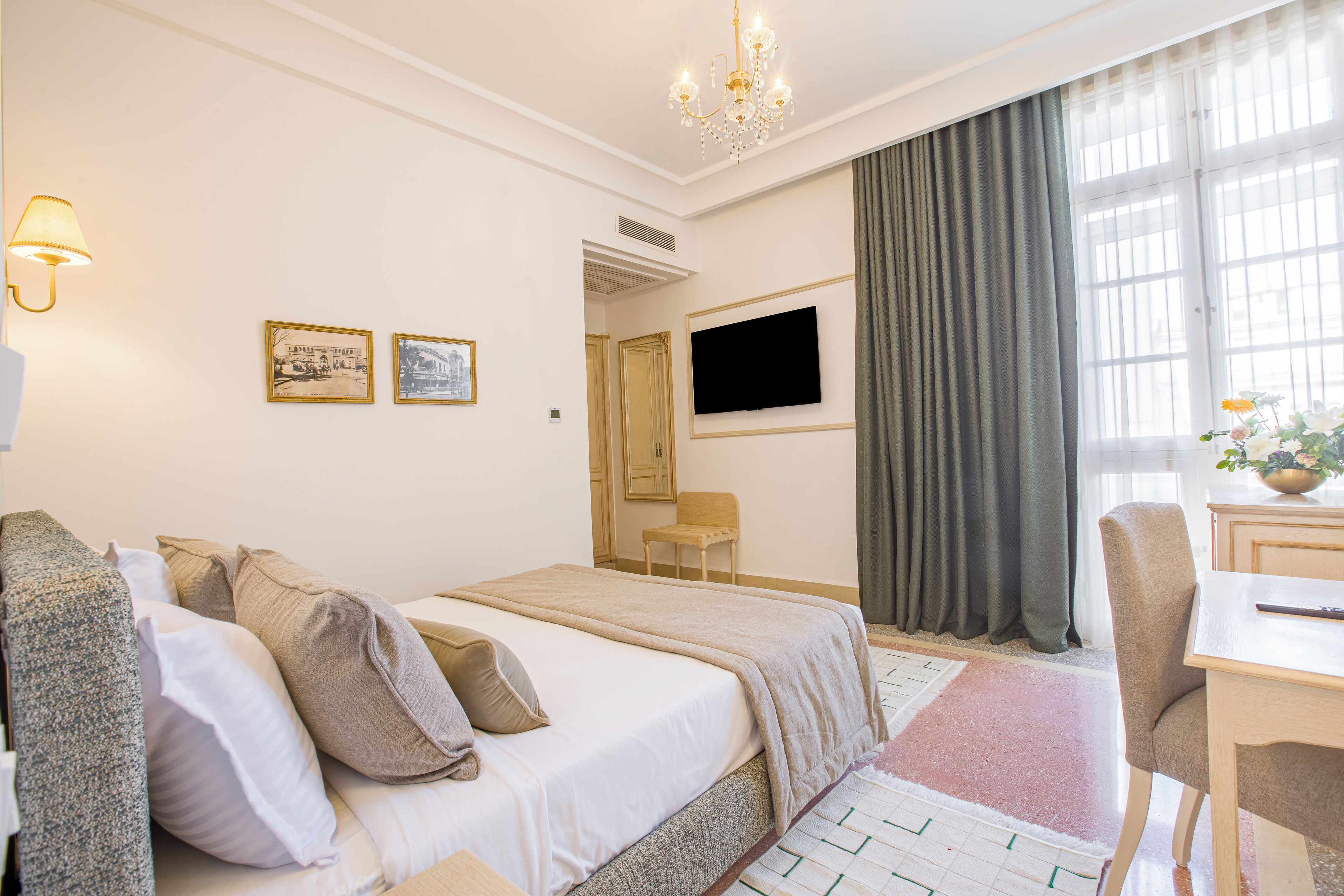 Photo - Majestic Hotel