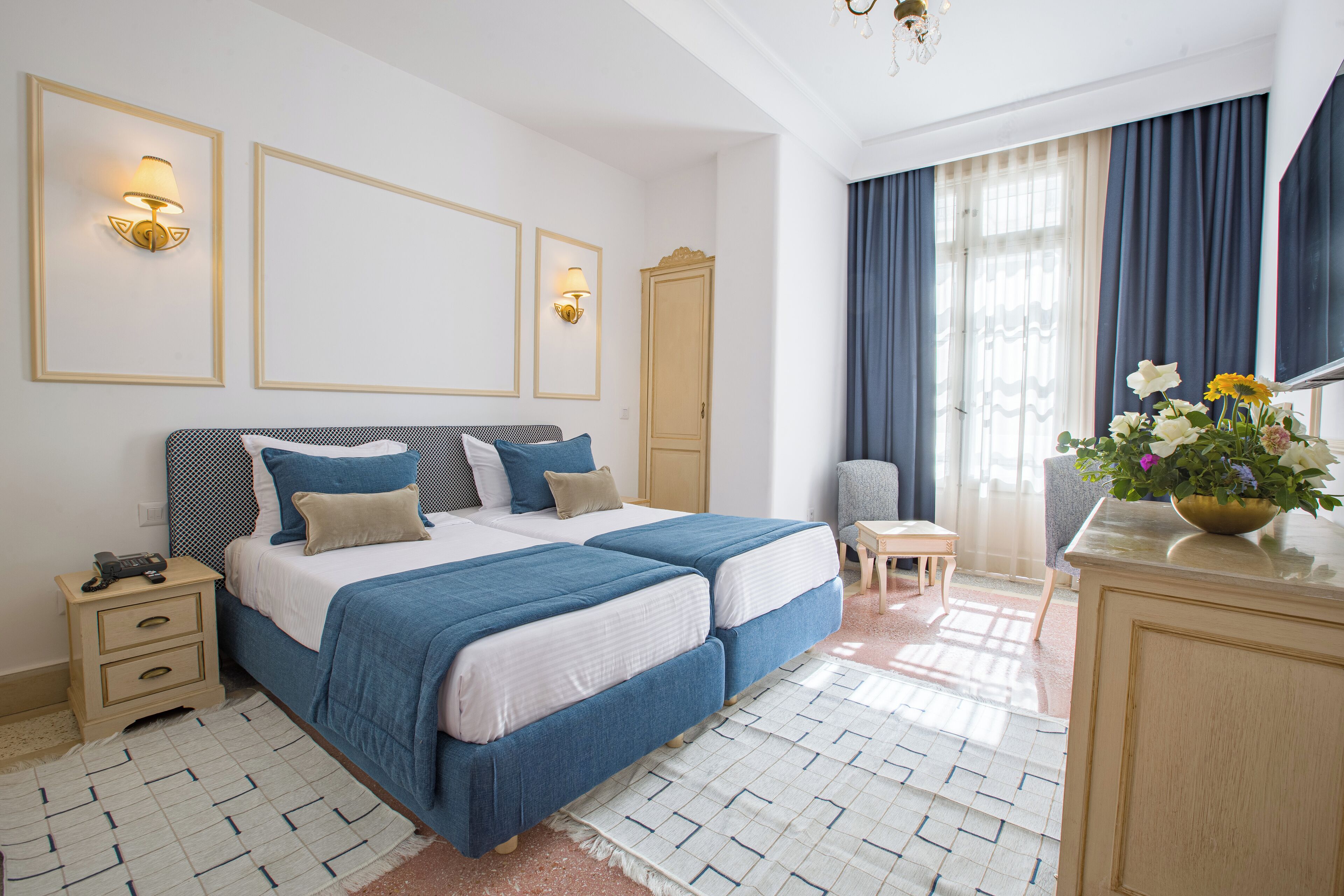 Photo - Majestic Hotel