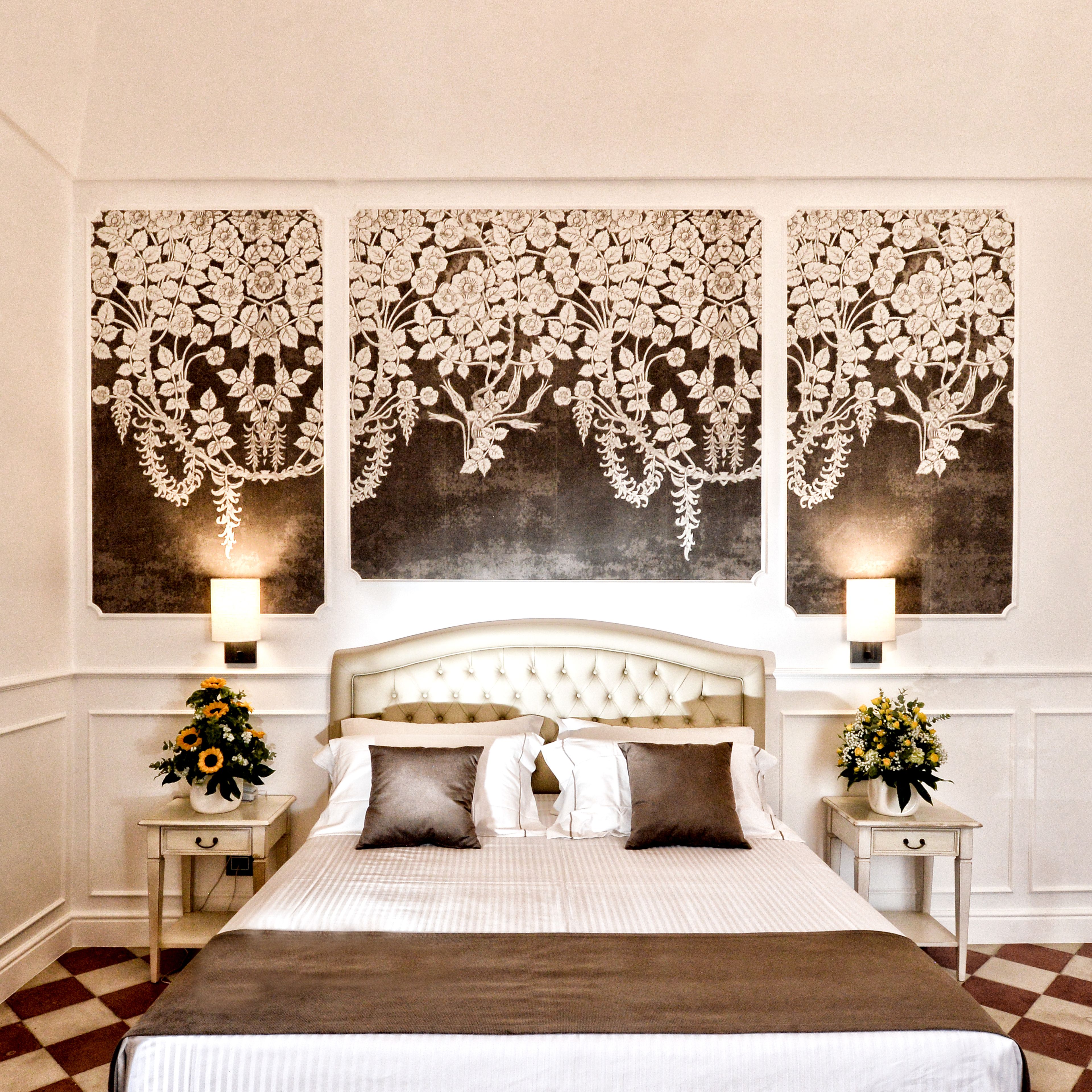 premium studio suite, 1 king bed | 1 bedroom, minibar, in-room safe, desk