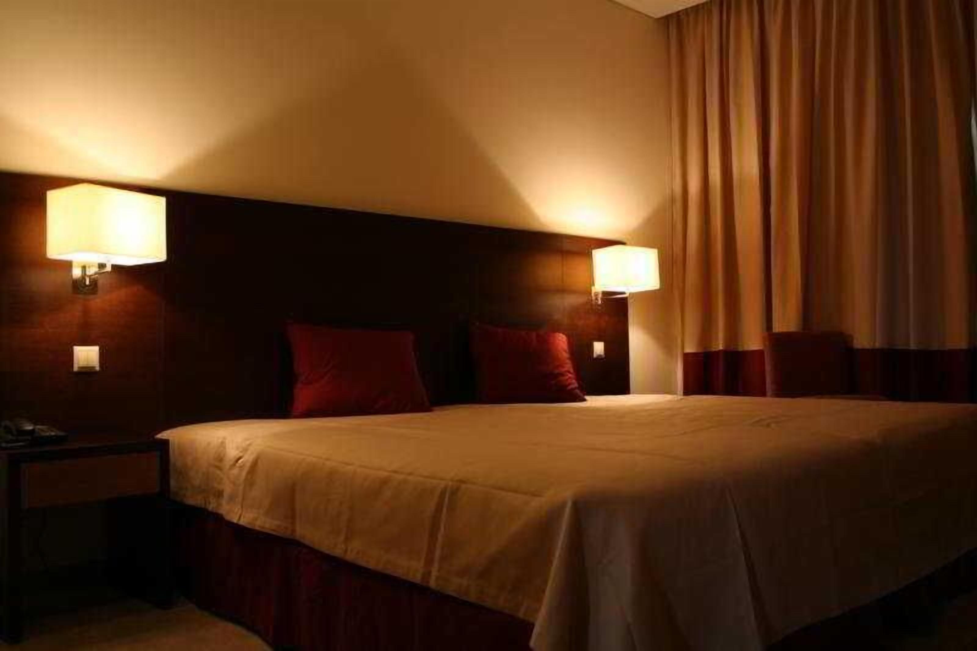 Minibar, in-room safe, desk, soundproofing