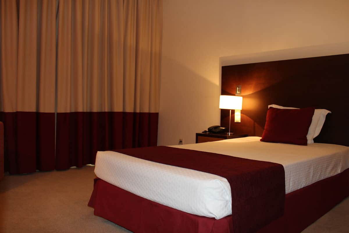 Minibar, in-room safe, desk, soundproofing