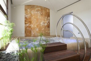 Tina de hidromasaje interior