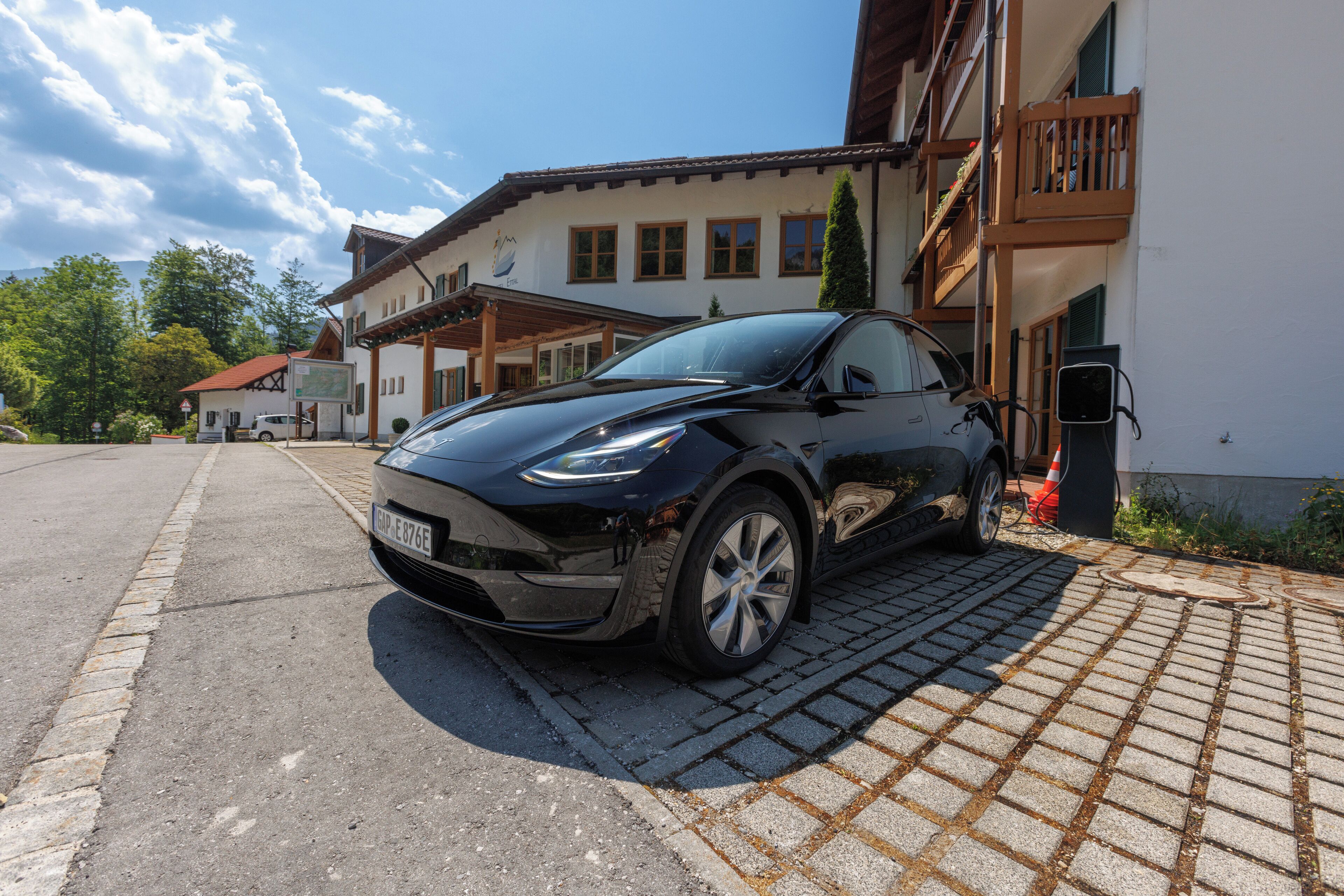 مواقف سيارات مجانية