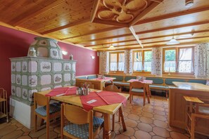 Lunch and dinner served  - Alphotel Ettal (Ettal)