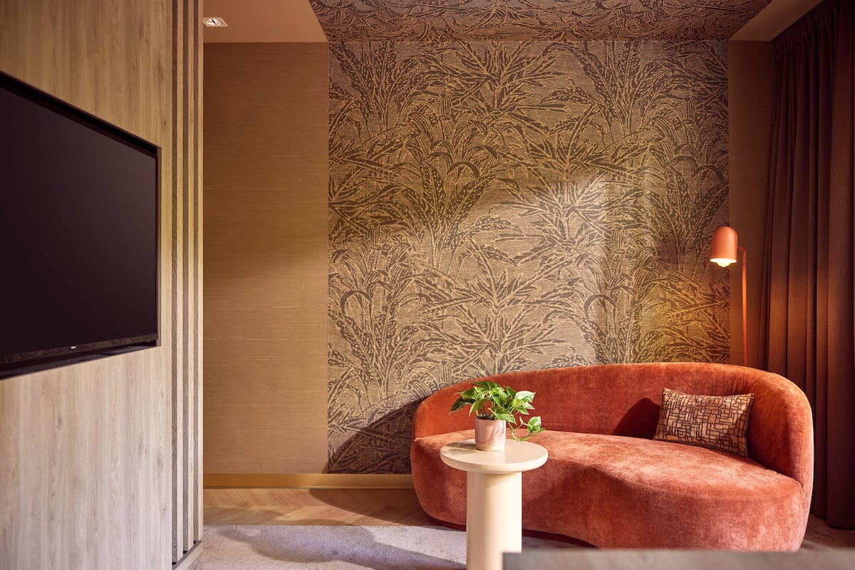 junior suite | down duvets, in-room safe, desk, soundproofing