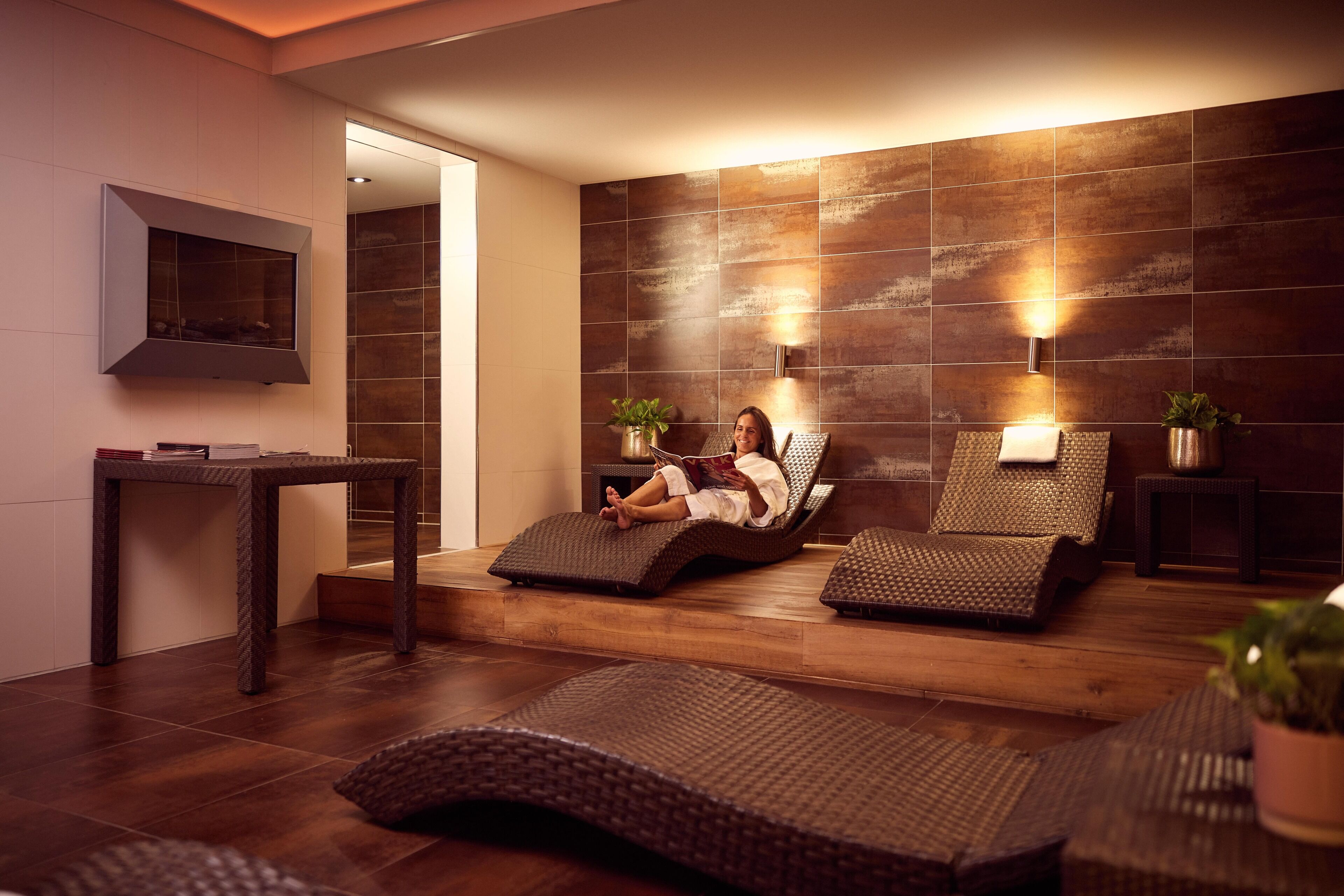 Een sauna, een stoombad, 1 behandelingsruimte, massagebehandelingen