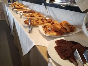 Se sirven desayunos, comidas y cenas 