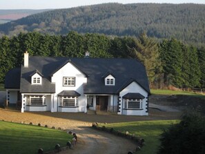 Front of property - Stoops Guesthouse (Shillelagh)