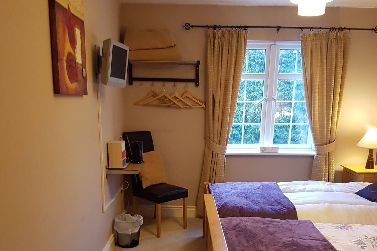 Standard Room, Multiple Beds, Ensuite