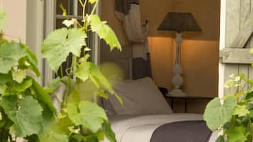 Chambre Double (Saint Cirquoise) | Coffres-forts dans les chambres, Wi-Fi gratuit, draps fournis