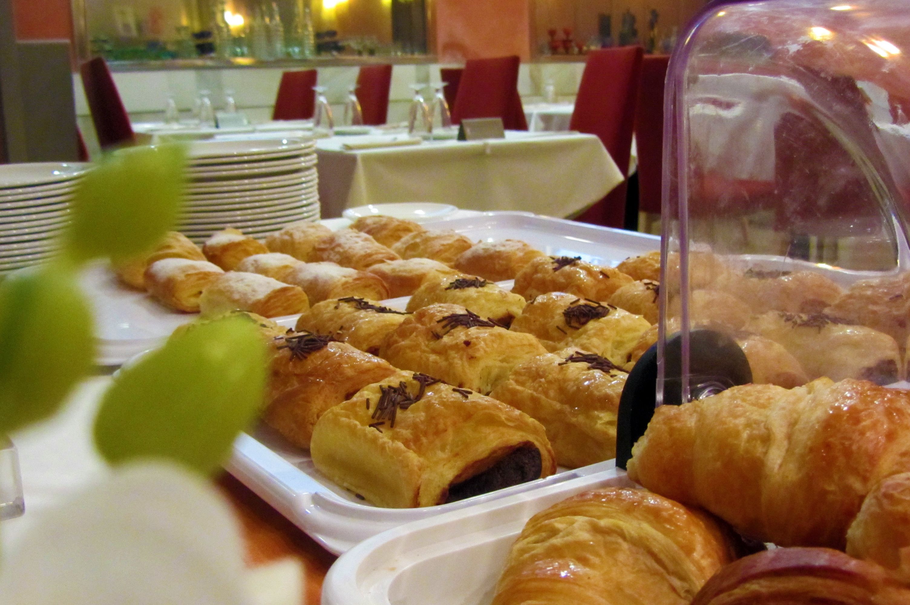 daily continental breakfast for a fee