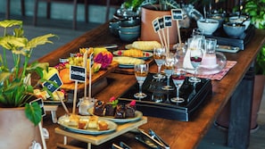 Free daily buffet breakfast