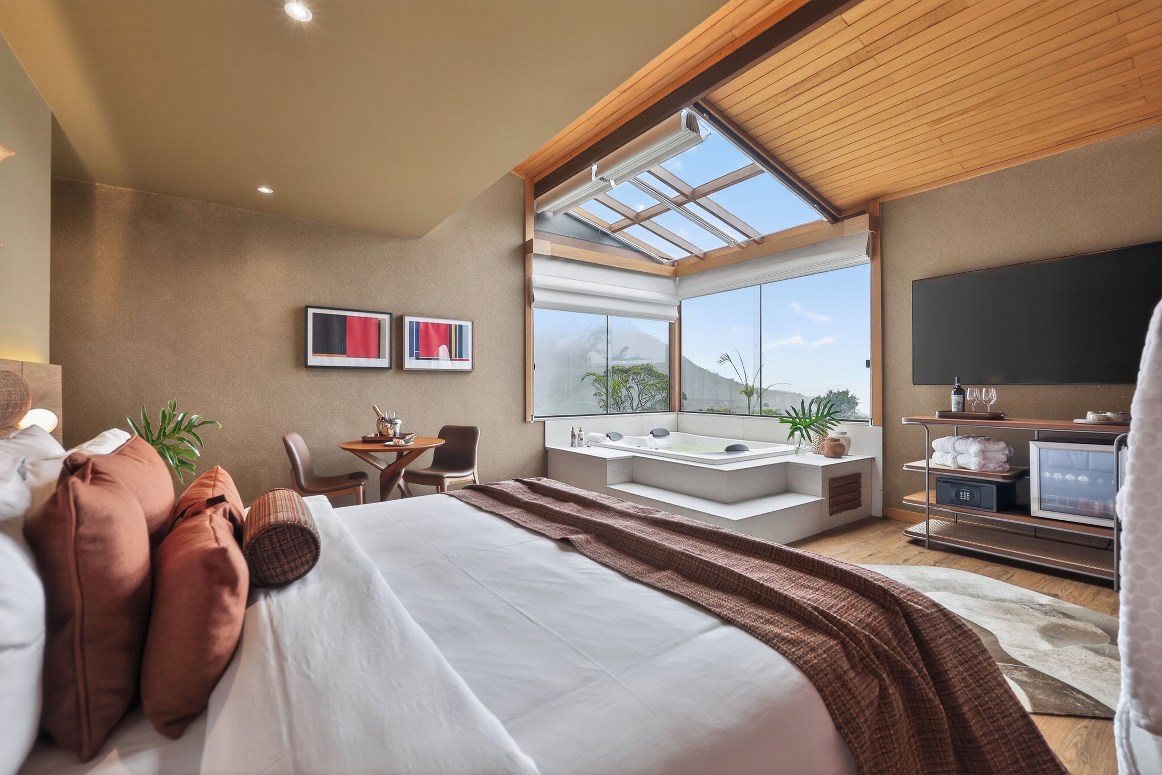 Royal-Zimmer | Verdunkelungsvorhänge, kostenloses WLAN, Bettwäsche