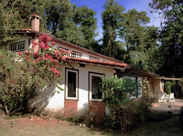 Blackout drapes, free WiFi, bed sheets - Le Siramat (Petrópolis)