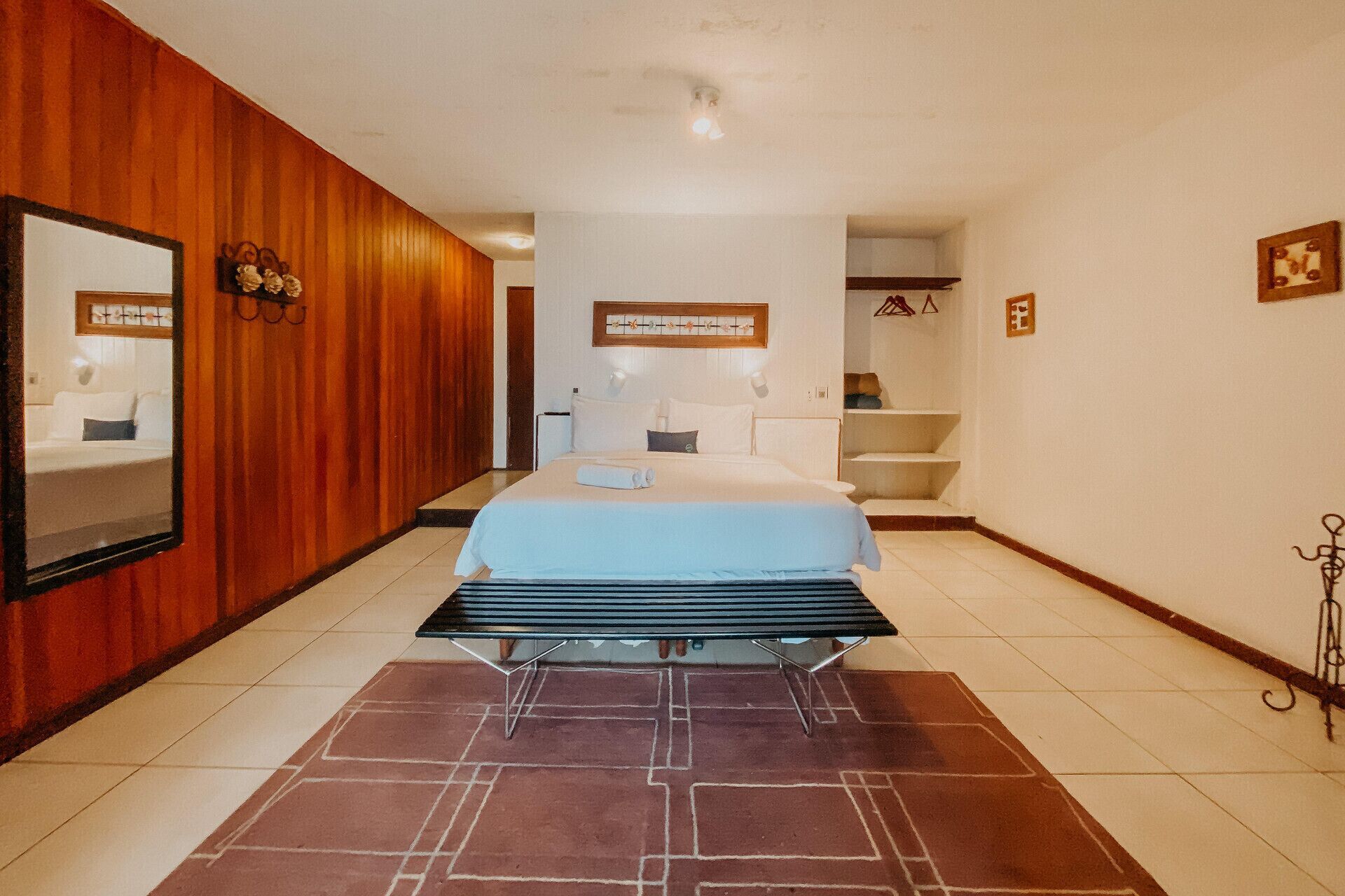 Cortinas blackout, wifi gratis y ropa de cama 