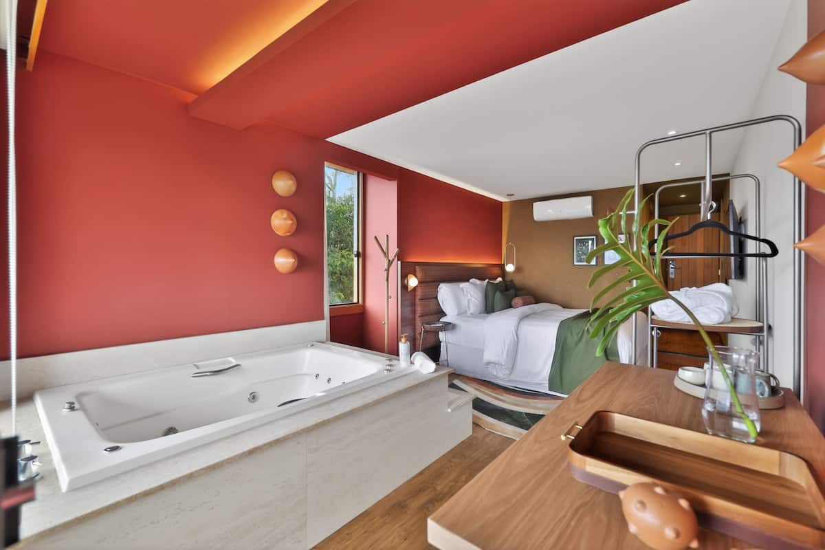 Premium Room | Blackout drapes, free WiFi, bed sheets