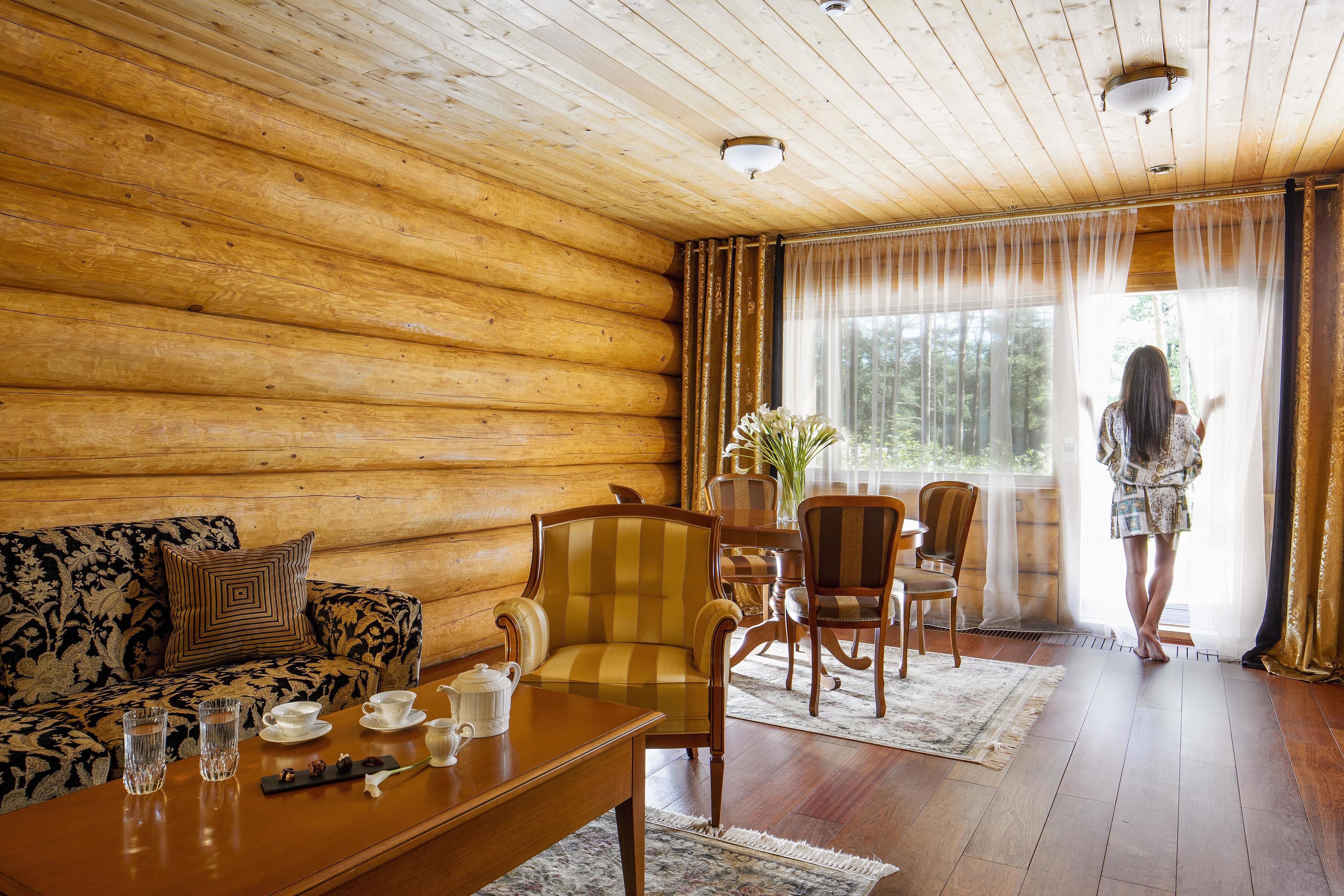 Hypo-allergenic bedding, free minibar items, in-room safe