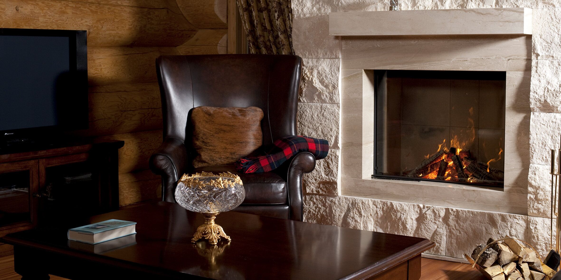 hypo-allergenic bedding, free minibar items, in-room safe