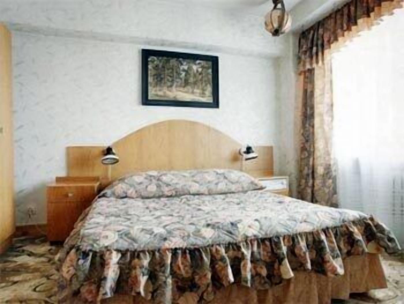 Desk, iron/ironing board, free WiFi