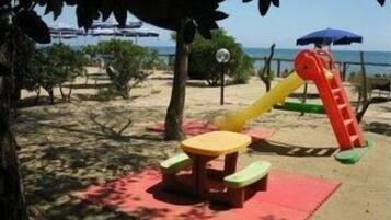 Área de juegos infantiles al aire libre