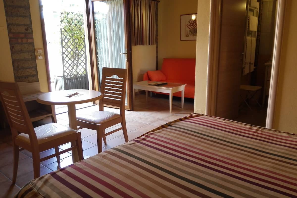 superior double room | select comfort beds, minibar, in-room safe, desk