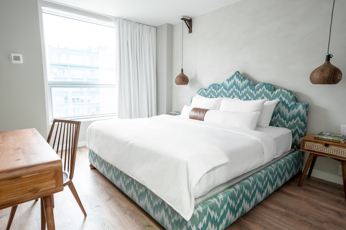 Premium bedding, in-room safe, desk, laptop workspace